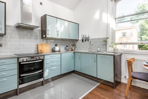 Two bedroom loft in central Bristol photo 3