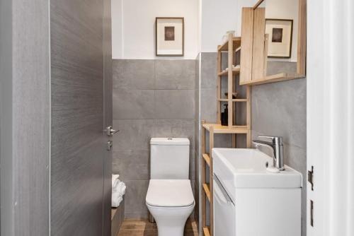 Two bedroom loft in central Bristol photo 8