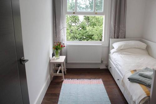 Two bedroom loft in central Bristol photo 10