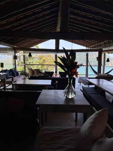 Posezení v ubytování Casa 7suítes - Vista para Barra do Sahy