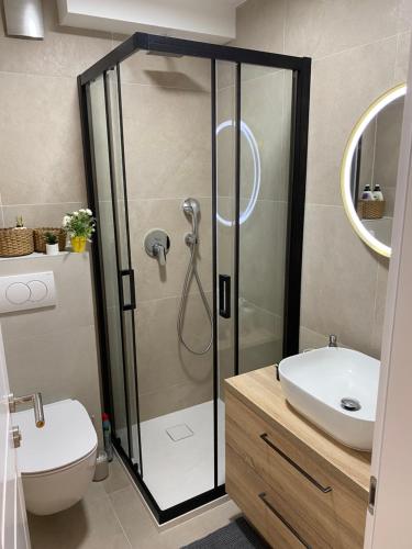 Leonid Apartment