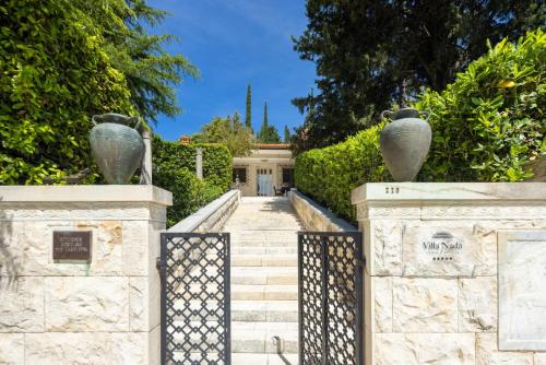 Φωτογραφία από το άλμπουμ του New Luxury Villa Korcula Timeless with private pool, Free Parking, Seafront, for 6 persons στην Κόρτσουλα