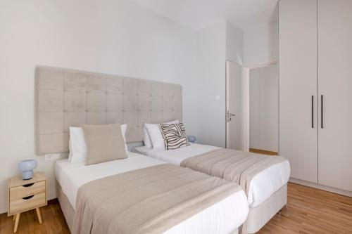Warm Athenian 2BR Apartment by Acropolis Hill by UPSTREET