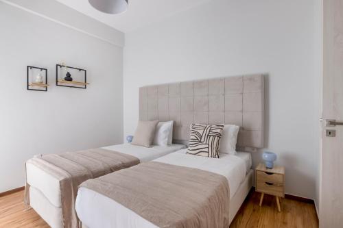 Warm Athenian 2BR Apartment by Acropolis Hill by UPSTREET