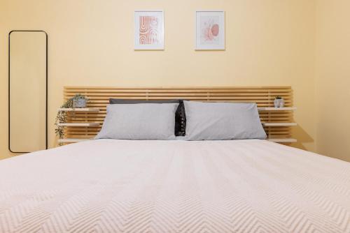 Centaurus Apartment in Old Town with a big Terrace and view to Olympus Mountain !