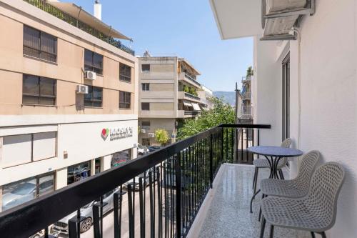 Warm Athenian 2BR Apartment by Acropolis Hill by UPSTREET