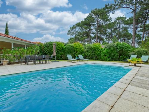 Πισίνα στο ή κοντά στο Holiday Home Eden Parc by Interhome