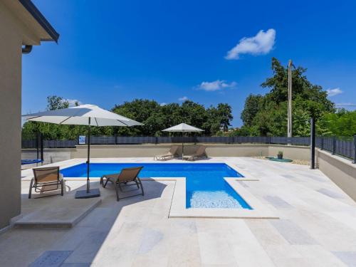 Bazén v ubytování Holiday Home Kuća Marko by Interhome nebo v jeho okolí