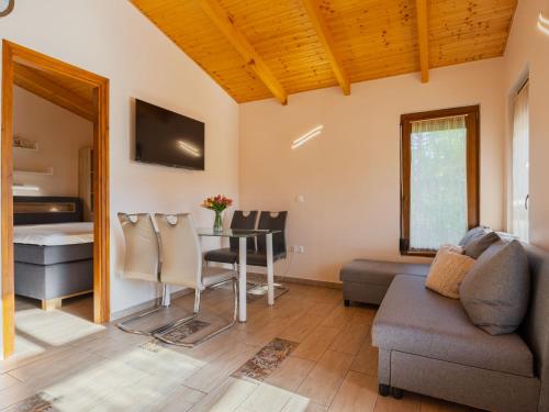 TV a/nebo společenská místnost v ubytování Holiday Home Hullám by Interhome
