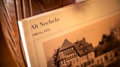 a picture of a building in a picture frame at Gut Alt Necheln in Brüel