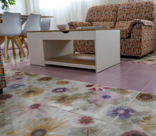 Χώρος καθιστικού στο Apartamentos Gloria-patchwork-Ubiarco