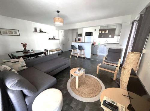 LE VERSAILLES plaisir et confort en centre-ville, pour séjours en famille ou business
