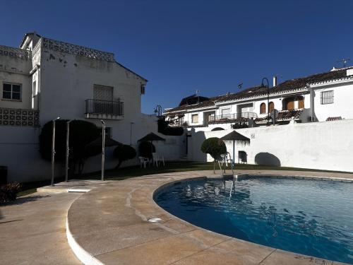 Relaxing Fuengirola Stay with Pool Access