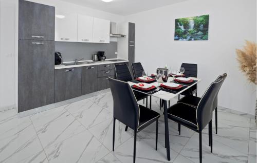 Beautiful Apartment In Umag
