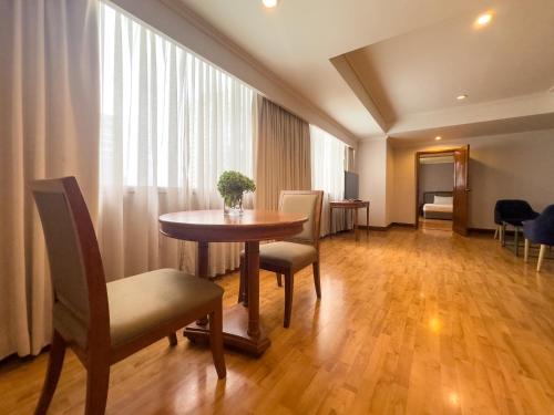 Posezení v ubytování Rembrandt Residences Bangkok