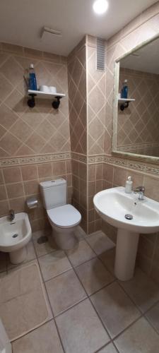 Et badeværelse på Fairways Club, Duplex B22