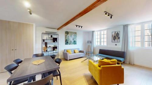 Hyper centre T3 duplex-terrace, Esquirol