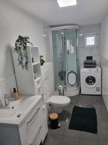 Ένα μπάνιο στο Schöne Wohnung in ruhiger Gegend