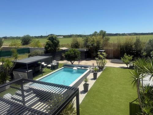 Villa de standing avec piscine et climatisation