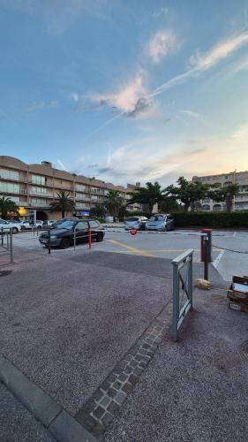 Port de Hyères appartement 4 personnes et parking