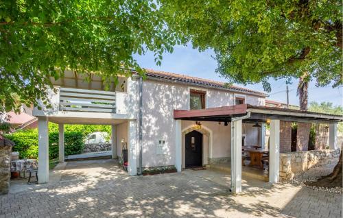 2 Bedroom Gorgeous Home In Malinska Dubasnica