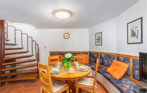 2 Bedroom Gorgeous Home In Malinska Dubasnica