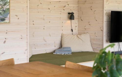 Ruang duduk di Gorgeous Home In Frørup With Kitchen