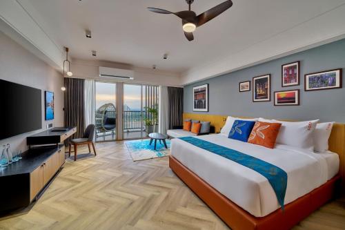 Televisyen dan/atau pusat hiburan di Birkin International Hotel