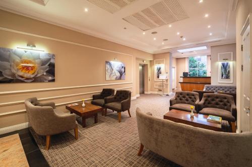 Ruang duduk di Grange Beauchamp Hotel