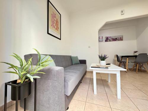 Bright Apartment, Near the Beach - El Greco Apartments No 3