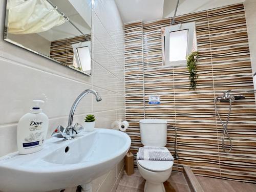 Bright Apartment, Near the Beach - El Greco Apartments No 3