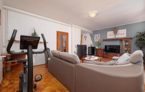 Gorgeous Home In Pula