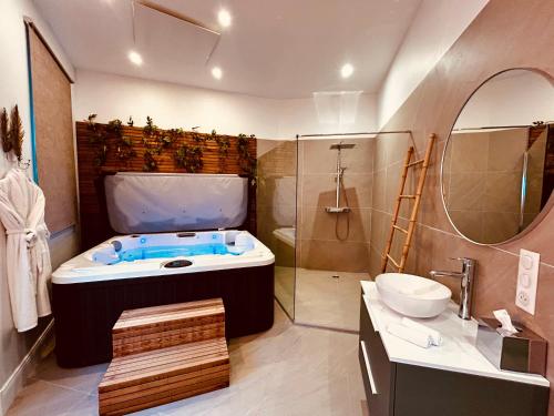 La Palmer Le 50 Suites and SPA