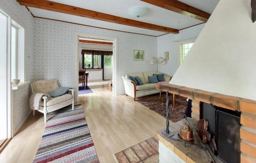 Гостиная зона в 2 Bedroom Nice Home In Munka-Ljungby