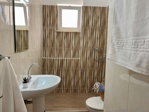 Walking Distance to the Beach - El Greco Apartments No 15