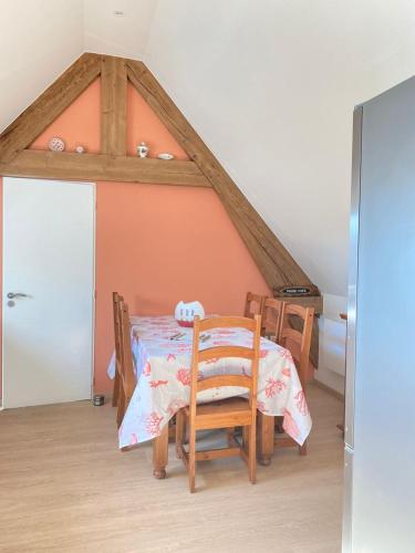 Cama o camas de una habitación en Gîte Gabrielle au cœur des Caps et Marais d'Opale