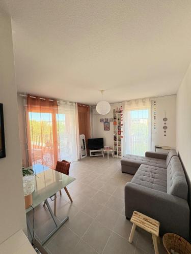 T2 Air conditioning Terrace & Parking near Montpellier