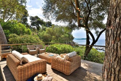 Seaside Villa With Tennis Courts