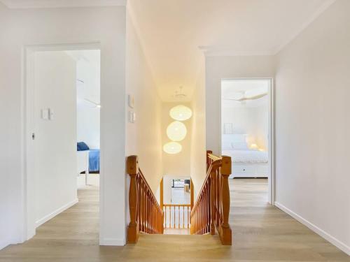 Φωτογραφία από το άλμπουμ του Bribie Beach House with Pool - Walk to Surf & Shops σε Woorim