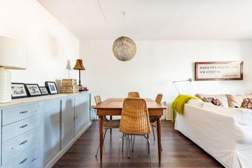 Χώρος καθιστικού στο Charming apart by the beach
