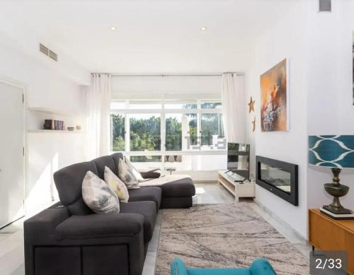 3-Min Walk to Beach , Pool , Estepona , 3BR