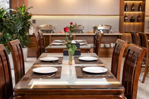 MAI Luxury Hotel Ninh Binh tesisinde bir oturma alanı