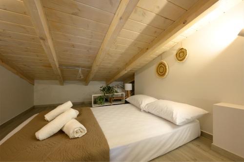 Pitouni Mezzanines