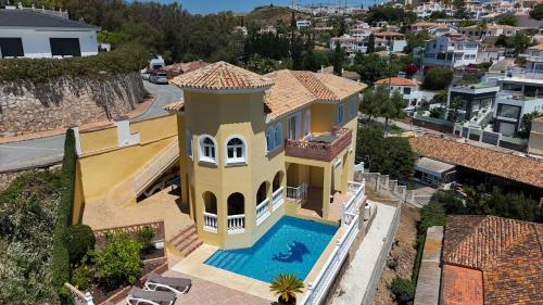 108-Villa, 2 Minutes Walk to the beach, Heated pool