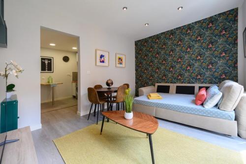 2 bedroom apartment with balcony in Madrid Temporary TEN602