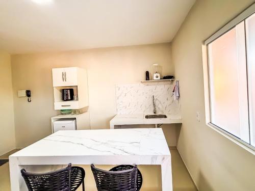 Dapur atau dapur kecil di Vila Imper Host Balsas- Apês com Wi-fi I A/C a 3 min. do Mix Mateus