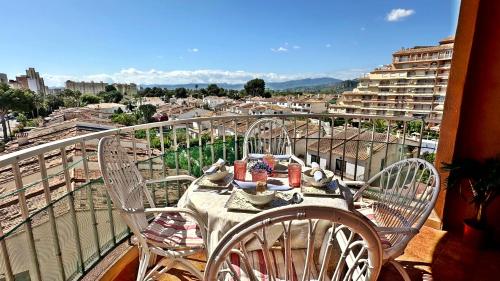 Balkón nebo terasa v ubytování LOS IRIS PLAYA DE GANDIA- Apartamento Familiar