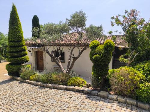 Sublime villa climatisée avec piscine vue mer et collines