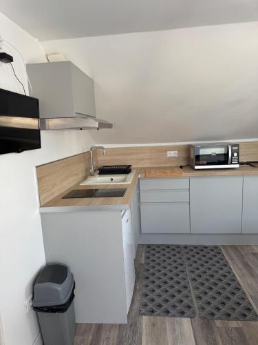 Photo de la galerie de l'établissement Studio Soleil #6 Le Vent Léger centre ville, à Aix-les-Bains