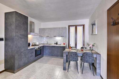 Afbeelding uit fotogalerij van Appartamento Casa Ledio - Theater Home in Tignale